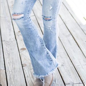 Risen High Waist, Light Wash Bootcut 15/32